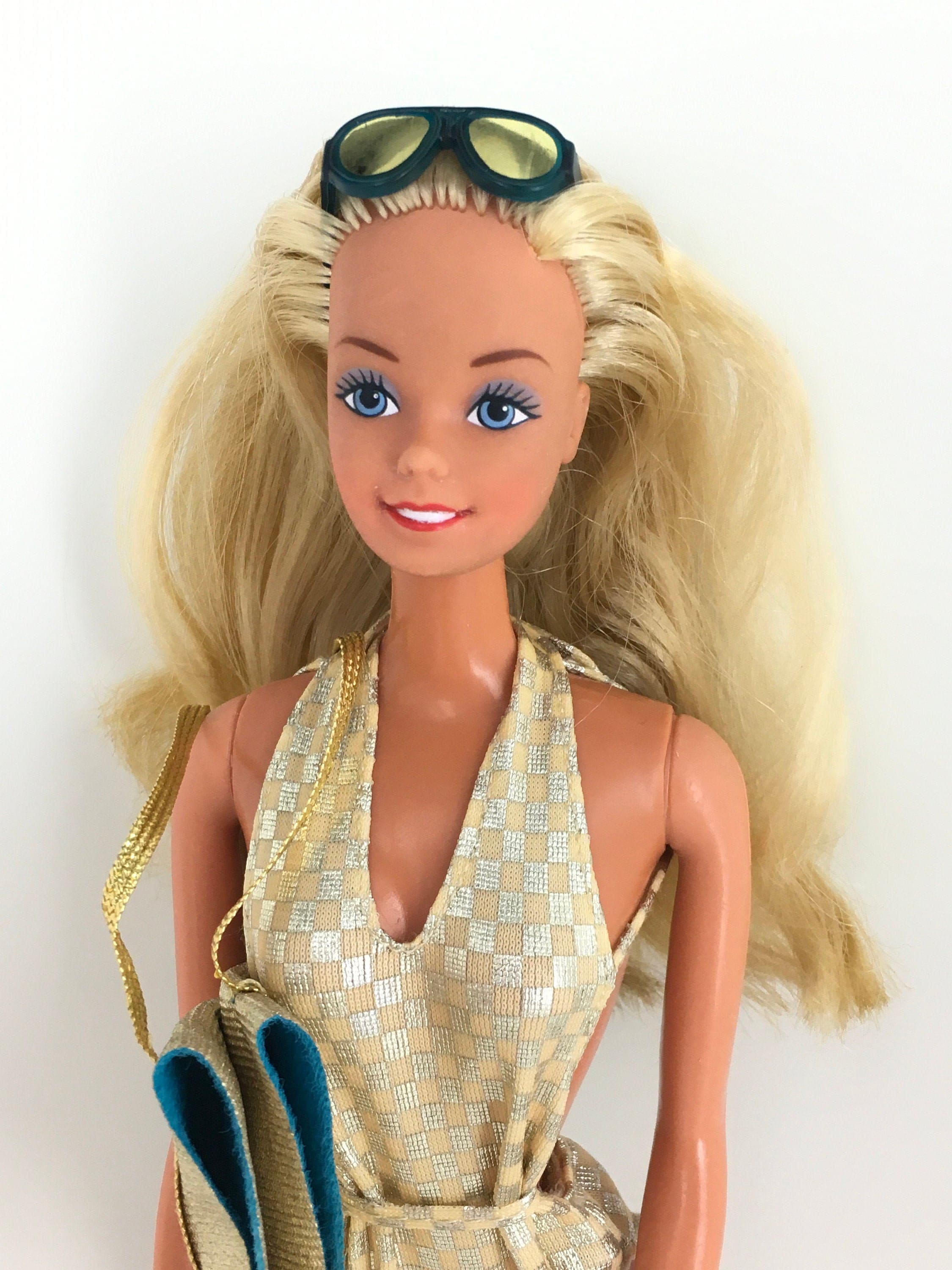 Vintage Sun Gold Malibu Barbie by Mattel 1983 1067 