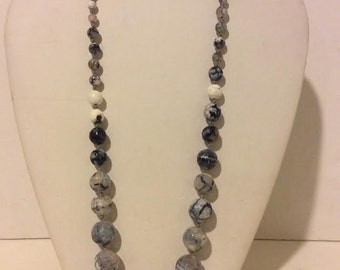 Elegant grey blue beaded agate short necklace