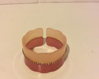 Adorable wavy two tone resin cuff bangle bracelet