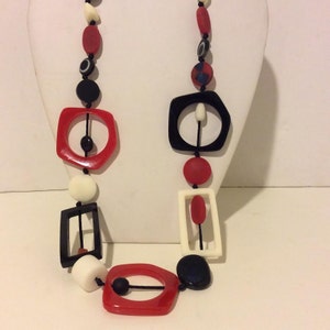 Red black and white long chunky resin link fun necklace