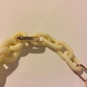 Cream/off white chunky resin short link necklace image 3