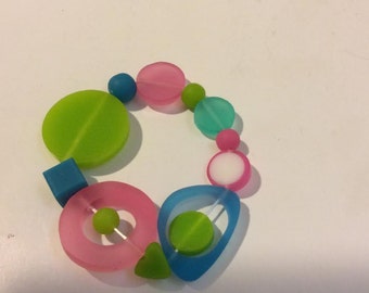 Pink blue green stretch resin bead bracelet