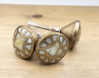 B Grade Mother Of Pearl Knob / Antique Brass Drawer / Cupboard Cabinet Furniture Hardware Door Knob Pulls - Handmade Vintage Style