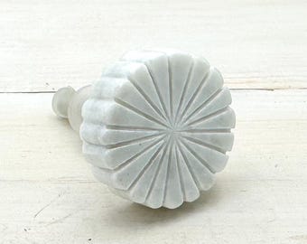 Stone Cabinet Knob, Dresser Knob, White Drawer Pull With Marbling and Veining, Natural Marble Granite Style Handle