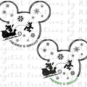 Può includere: Silhouette in bianco e nero della testa di Topolino con una slitta e una renna all'interno. La slitta è trainata da Topolino. Il testo "Merry & Bright" è scritto sotto la slitta. Fiocchi di neve sono sparsi intorno all'immagine.
