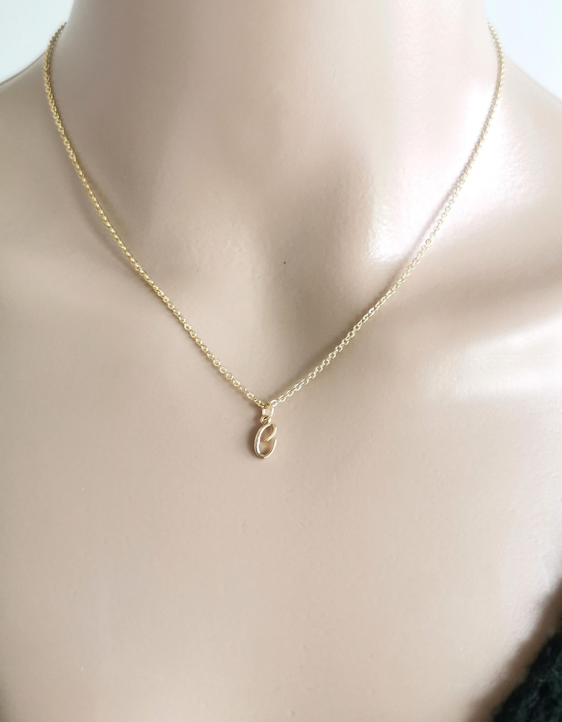 Initial Necklace, Cursive Initial Necklace, Letter Necklace, Dainty Gold Necklace, Delicate Gold Necklace Bild 1