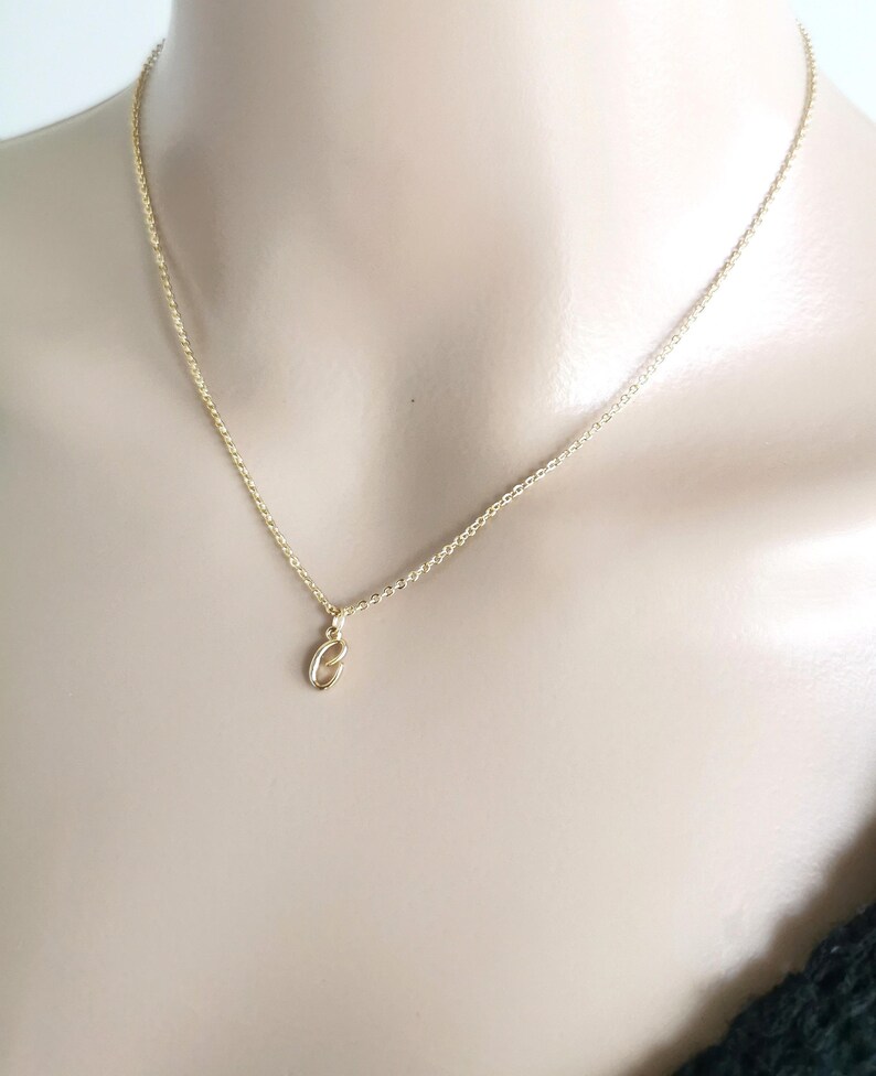 Initial Necklace, Cursive Initial Necklace, Letter Necklace, Dainty Gold Necklace, Delicate Gold Necklace Bild 2