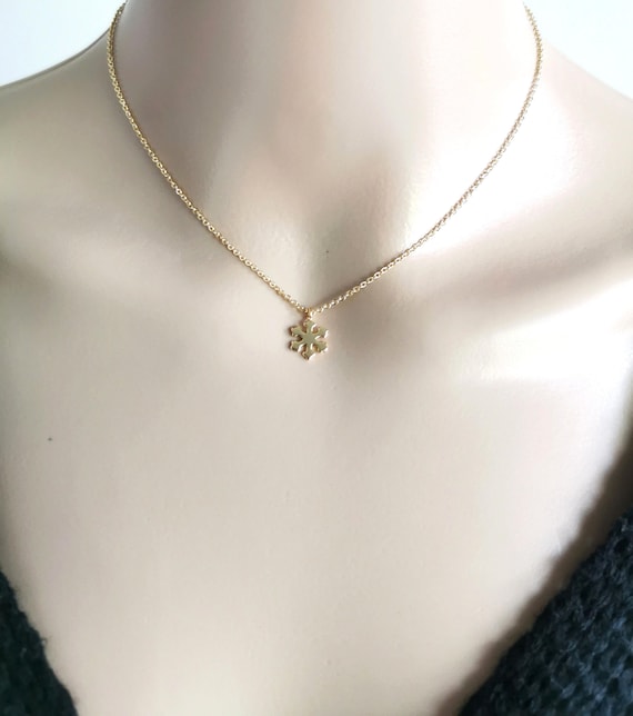 Snowflake Necklace, Gold Snowflake Necklace, Christmas Necklace, Winter Necklace, Dainty Charm Necklace, Christmas Jewelry