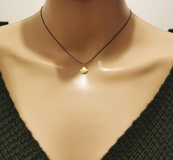 Seashell Necklace, String Necklace, Adjustable Necklace, String Choker, Cord Necklace, String Necklace with Pendant Charm, Cord Choker, Gift