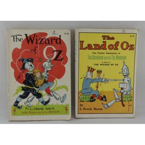 2 Vintage Wizard of Oz Paperback Books Frank Baum Land Of Oz Children&#39;s Illustra