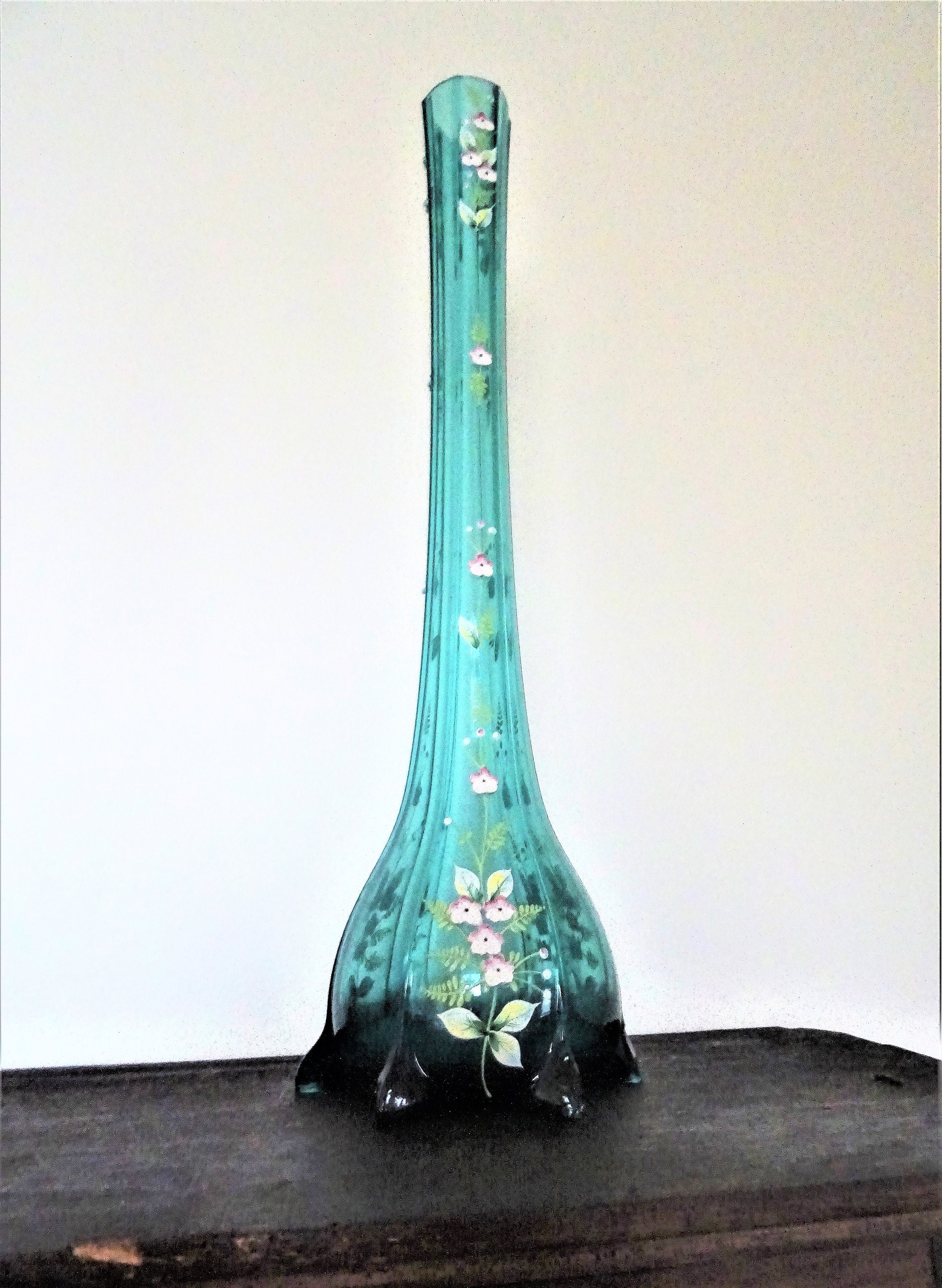 Grand Vase Soliflore en Verre Bleuté Décoré de Fleurs Roses Peintes Demi Relief