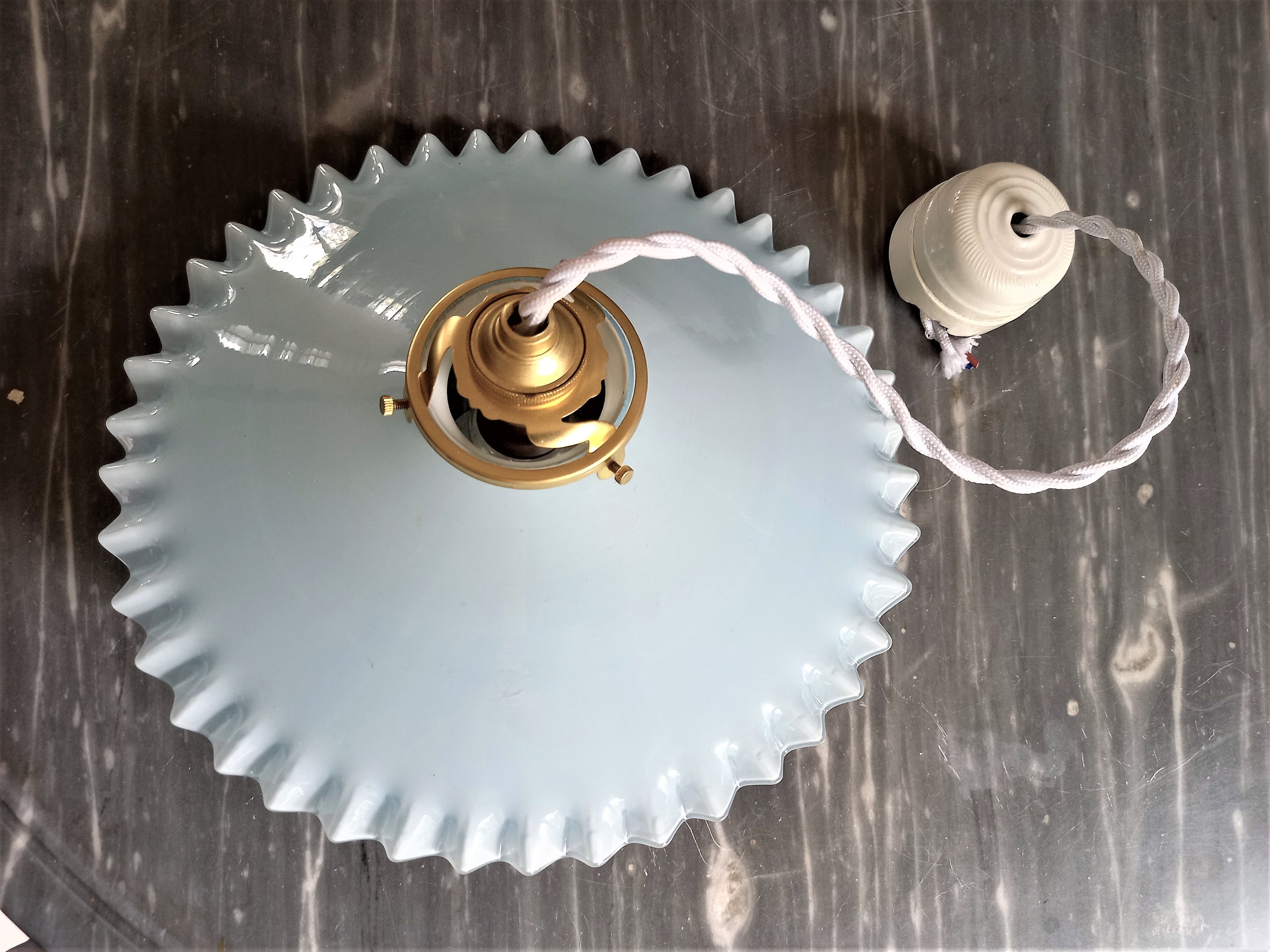 Suspension 1920 opaline