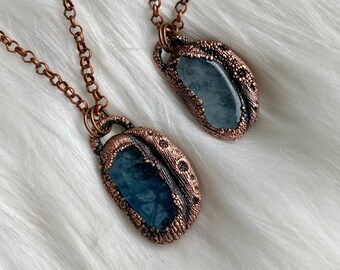 Aquamarijn maan ketting, maart geboortesteen ketting, kies uw aquamarijn hanger, koperen maan sieraden, aquamarijn sieraden
