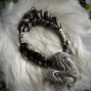 Clip-In Fancy Fairy Braid, 1 Geschmückter Faux Braid, Ausgefallene Feen Zöpfe, Clip-In Fishtail Hybrid Braid, Clip-In Haar, Grau Braun Blend Braids