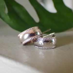 Small hoop earrings,small silver hoop huggies earrings,silver hoop earrings with posts,minimalist silver earrings,simple silver earrings