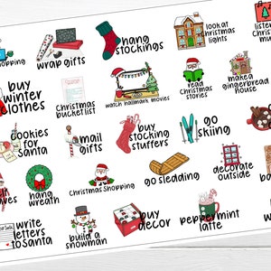 Może przedstawiać: Kolorowa, drukowalna lista kontrolna z świątecznymi czynnościami, w tym wieszanie skarpet, kupowanie zimowych ubrań, pieczenie ciasteczek, dekorowanie na zewnątrz i jazda na nartach. Lista kontrolna została zaprojektowana z uroczymi ilustracjami świątecznych przedmiot&oacute;w.