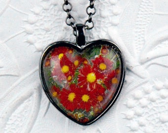 red daisy photo necklace