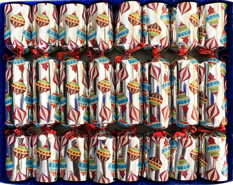 Set of 8 Bingo Christmas Crackers from Crackers Ltd assorted designs Great family fun