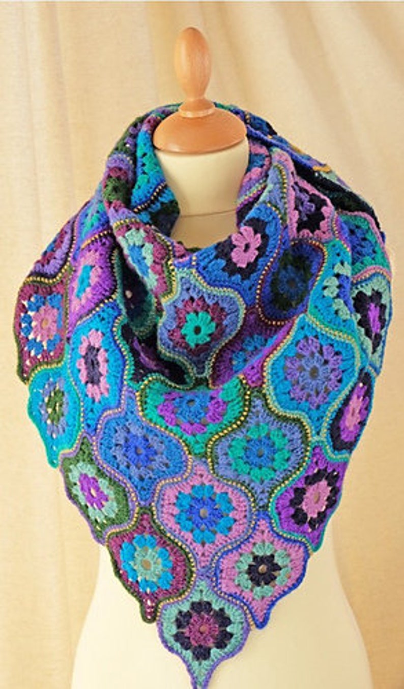 Mystical Lanterns Shawl Pattern by Jane Crowfoot image 4