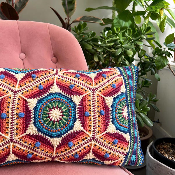 Patrón de funda de cojín y bolsa para proyectos de crochet Majorelle