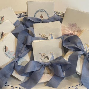 Etiquetas de presente de papel com relevo aquarela