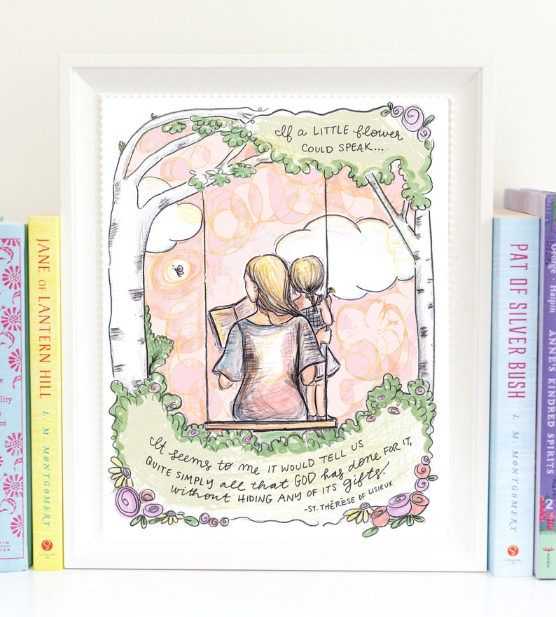 Pode incluir: Uma ilustra&ccedil;&atilde;o em aquarela de duas pessoas sentadas em um balan&ccedil;o em uma &aacute;rvore. O fundo &eacute; um c&eacute;u rosa e branco com nuvens. O texto na imagem diz: "Se uma pequena flor pudesse falar... Me parece que ela nos diria com toda a simplicidade tudo o que Deus fez por ela, sem esconder nenhum de seus dons." -Santa Teresa de Lisieux