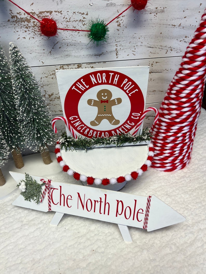 North Pole Arrow Sign - Etsy