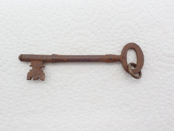 Schlüssel, antike Schlüssel, alte Schlüssel, altmodische Schlüssel, Vintage  Schlüssel, ausgefallene alte Schlüssel, echte antike große gotische  Schlüssel, einzeln verkaufend -  Schweiz