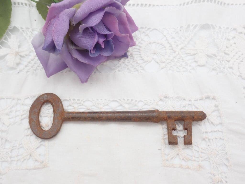 GROßER antiker gotischer Schlüssel, 4,25 antiker Schlüssel, gotischer  Schlüssel, echter antiker großer gotischer Schlüssel, Dungeonschlüssel,  alter Schlüssel, Gefängnisschlüssel, Schlüssel zum Herzen -  Österreich
