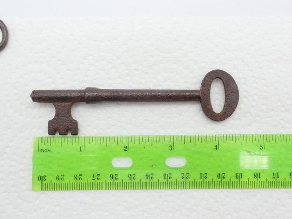 Schlüssel, antike Schlüssel, alte Schlüssel, altmodische Schlüssel, Vintage  Schlüssel, große Schlüssel, echte antike große gotische Schlüssel, einzeln  verkaufend - .de