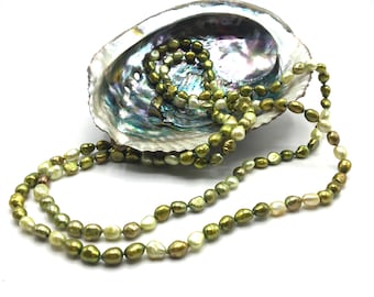 50-Zoll-Olive Grün Barock Perlenkette, zweifarbig