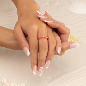 ANILLO DE CORAL DE 3 MM • Piedra preciosa genuina • Joyería rosa naranja • Cuentas elásticas apilables • Resistente al agua