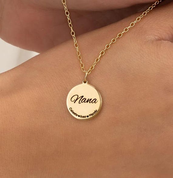 MOM GRANDMA ENGRAVED circle pendant • children grandchildren names • personalized gift • abuela, nana, mimi, gigi, nannie, mama, mom, auntie