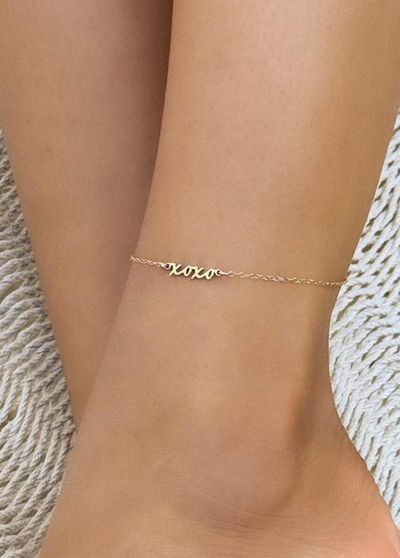 XOXO PERSONALIZED NAME ankle bracelet • perfect gift for her • beach anklet for women • beachy dainty anklet • water resistant • ANCC3ACTUp