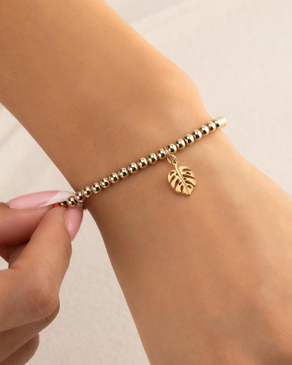 SEASHELL CHARM beaded bracelet • gift for her • beach jewelry • stackable bracelet • stretch • water resistant • silver, gold or rose gold