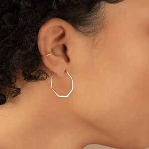 Pendientes de aro de plata Aros de plata Pendientes de aro geométricos grandes Aros hexagonales Pendientes minimalistas modernos de dama de honor para ella imagen 3