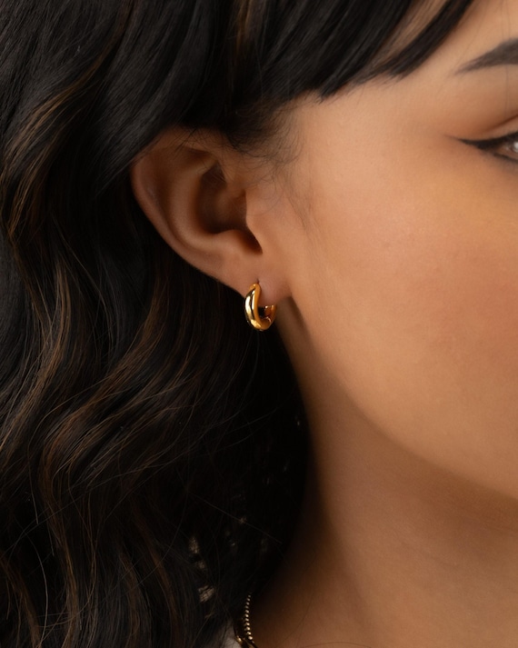 THICK HUGGIE EARRINGS round • perfect gift for her • silver gold hoop earrings • clicker minimalist • nickel free water resistant • EAHU1AD