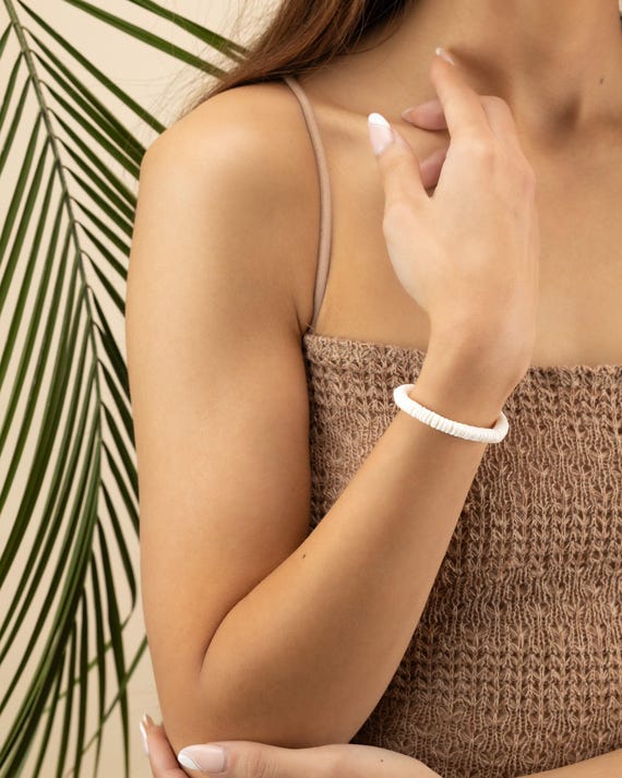 WHITE SEASHELL BEADED bracelet Heishi • gift for her • birthday beach wedding summer jewelry • stackable stretch water resistant • BRBH2AA
