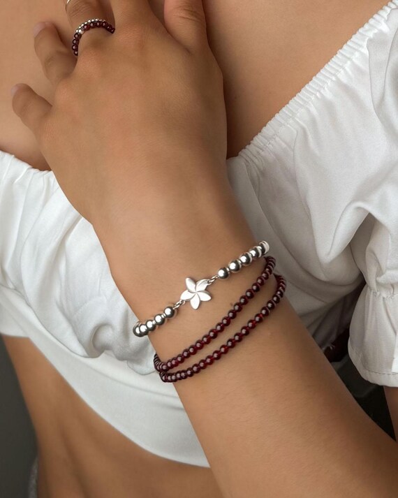 PLUMERIA FLOWER CHARM beaded bracelet • gift for her • Hawaiian jewelry • stackable dainty bracelet • stretch water resistant • BRBP3CH2AE