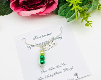Personalised pea pod necklace, personalised gift for mum, pea pod necklace, pea pod jewellery, pea pod jewelry, mom necklace, mummy necklace