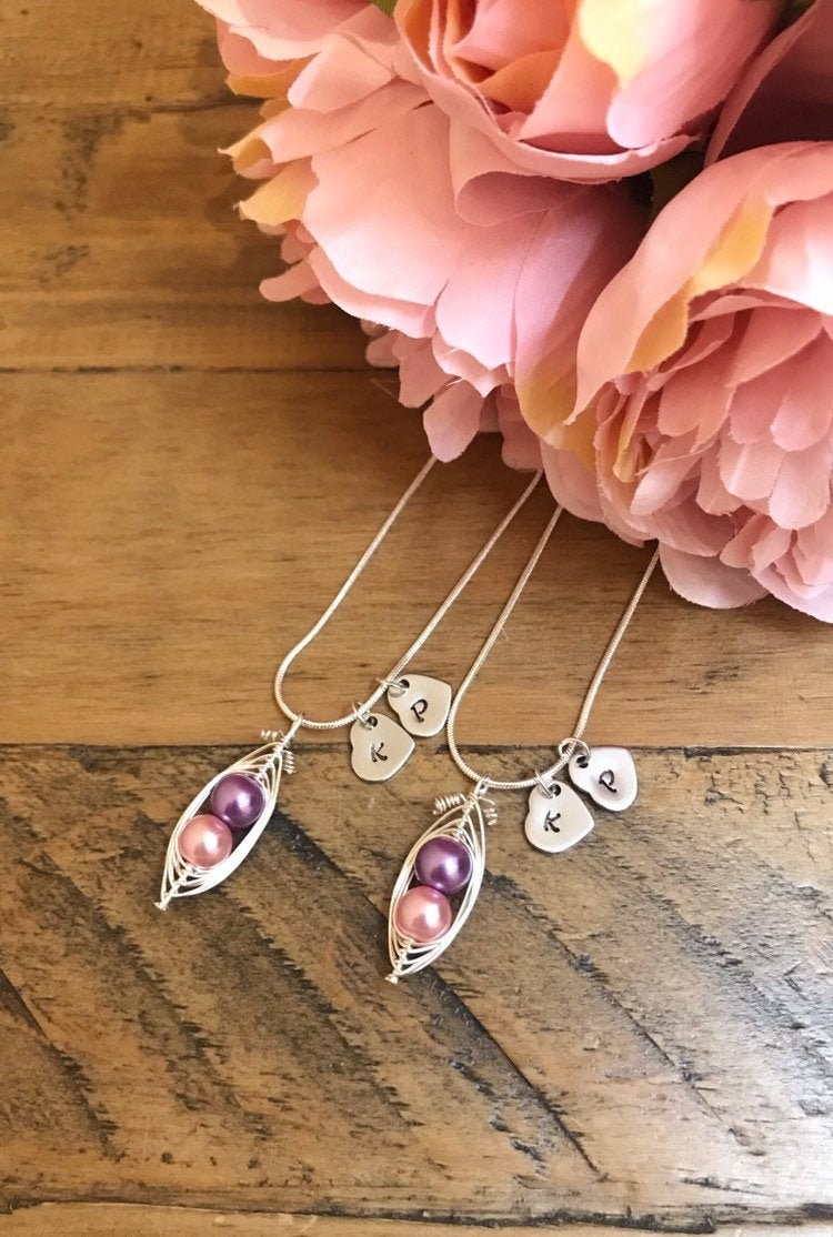 Pea pod necklace, Mother jewellery, Gift for Mom, Gift for Mum, Two peas in a pod, Gift idea for mum, Maternity jewellery, Pea pod jewelry
