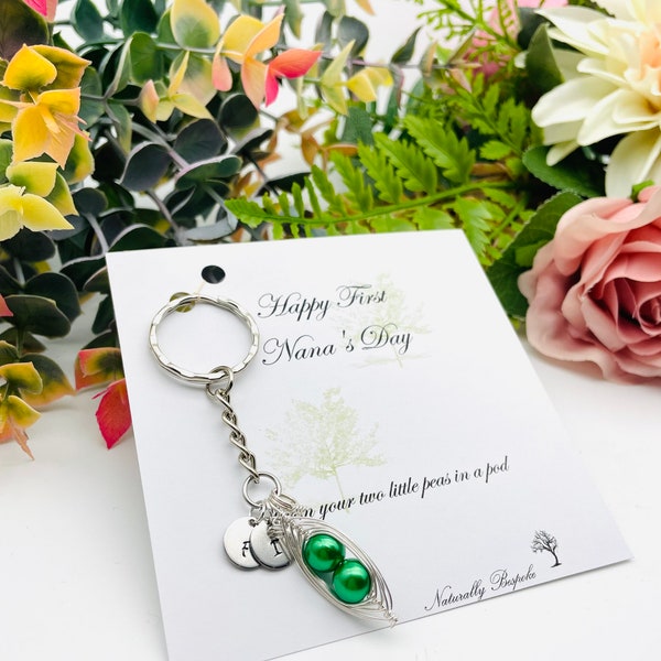 Pea pod keyring, Mum gift, Two peas in a pod, Key chain, Best friends keyring, Best friends gift idea, Friends gift, Couple gift, His & hers