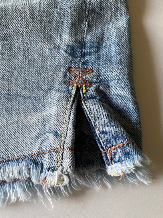 Y2K Distressed Denim Mini Skirt (M)