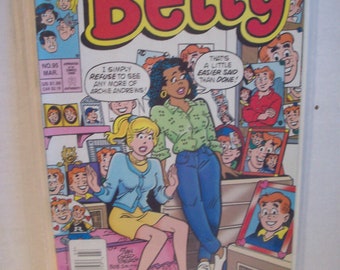 Archie Comics  Betty #95 Roomful Of Archie Pictures On CoverVG-VF Vintage Kids Comic Book 2001