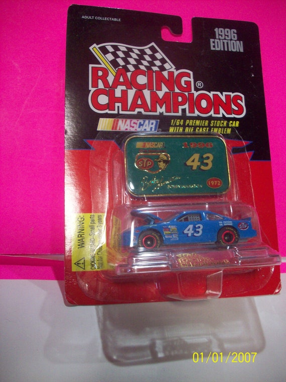 New 1996 Action 1:64 Diecast NASCAR Bobby Hamilton Richard Petty STP 1972 Paint 
