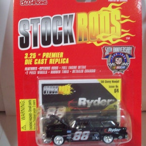 Nascar Stock Rods #64 Kevin Schwartz Ryder 56 Chevy Nomad #88 Nascar 50th Ann Series 1998 Racing Champsängers New on Card tolle Geschenkidee
