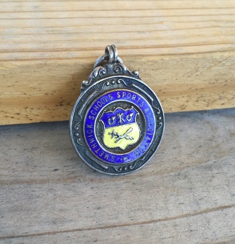 Vintage United Kingdom Smethwick Schools Sports Association medal ca 1950 FV573