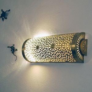 Applique géométrique &quot;Manhan&quot; en cuivre courbée, coupée à la main/déco marocain, applique marocaine/déco éthnique/éclairage marocain