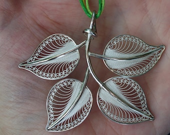 Filigree Pendant in 925 silver with a multiple leaf motif inset with delicate filigree patterns on each leaf: handmade in Peru