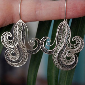 Handmade Filigree Earrings with an unusual wave motif in combined 925 natural and oxidised silver: Filigree Drop Earrings, Ethnic Earrings